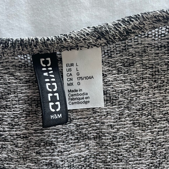 H&M cardigan!! Size L - really cozy - Picture 3 of 3